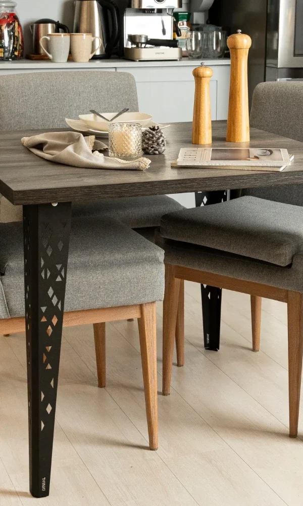 میز جلومبلی دینیال